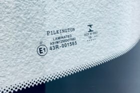 Предно стъкло MERCEDES SPRINTER 910 2018--3 на ниска цена