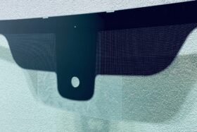 Предно стъкло MERCEDES SPRINTER 910 2018 - СЕНЗОР ЗА ДЪЖД/ЗАЗОР.-2 на ниска цена