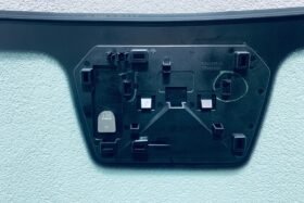 Предно стъкло MG MG4 2022 - АКУСТИКА + КАМЕРА-4 на ниска цена