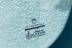 УПЛЪТНЕНИЕ / ЛЕНТА ЗА ПРЕДНО СТЪКЛО MINI R59 2012->