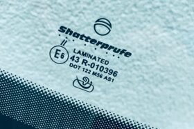 Предно стъкло MITSUBISHI ASX 2023 - АКУ+КАМ+СЕН+ГРЗ-3 на ниска цена