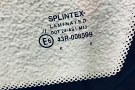 ПРЕДНО СТЪКЛО MITSUBISHI COLT V CJ0 3D HBK 1996-2004-3 на ниска цена