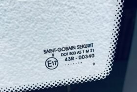 Предно стъкло MITSUBISHI COLT VII 3D 2009-2012 с датчик-2 на ниска цена