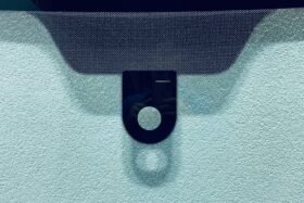 Предно стъкло MITSUBISHI COLT VII 3D 2009-2012 с датчик-3 на ниска цена