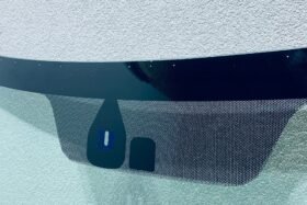 ПРЕДНО СТЪКЛО MITSUBISHI OUTLANDER 2003-2007-2 на ниска цена