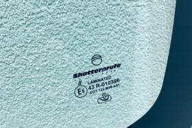 ПРЕДНО СТЪКЛО MITSUBISHI OUTLANDER 2003-2007-3 на ниска цена