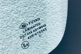 Предно стъкло MITSUBISHI OUTLANDER 2012- АКУСТИКА+СЕНЗОР+ОТОПЛЕНИЕ-3 на ниска цена