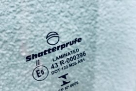 Предно стъкло MITSUBISHI OUTLANDER 2013- KAM+SENS-3 на ниска цена