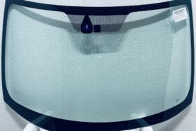 Предно стъкло MITSUBISHI OUTLANDER II 2007-2012 СЕНЗОР ЗА ДЪЖД/ЗАЗОР. на ниска цена