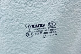 Предно стъкло MITSUBISHI SPACE WAGON III 1998-04-3 на ниска цена