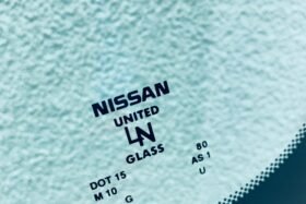 ПРЕДНО СТЪКЛО NISSAN ALMERA TINO 2000-2006-3 на ниска цена