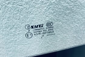 ПРЕДНО СТЪКЛО NISSAN CABSTAR F23 1991-2007-3 на ниска цена