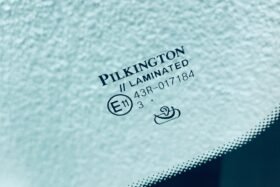 Предно стъкло NISSAN QASHQAI I 2007-2014 AKU+SEN-3 на ниска цена