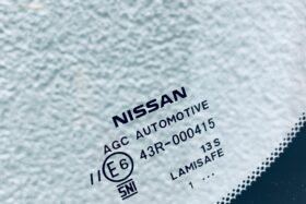 ПРЕДНО СТЪКЛО NISSAN TIIDA 5D HBK/4D SED 2007-2012 СЕНЗОР-3 на ниска цена