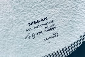 Предно стъкло NISSAN X-TRAIL 2022 - АКУСТИКА + КАМЕРА + СЕНЗОР + HUD + ОРИГИНАЛ-3 на ниска цена