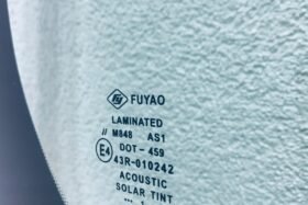 Предно стъкло НОВ FORD MUSTANG VI 2014 - СЕНЗОР-3 на ниска цена