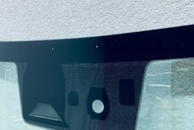 Предно стъкло НОВ HYUNDAI I20 2020- АКУ+КАМ+СЕН-2 на ниска цена