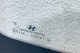 Предно стъкло НОВ HYUNDAI I20 2020 - АКУСТИКА + КАМЕРА + СЕНЗОР - ПРОМОЦИЯ-3 на ниска цена