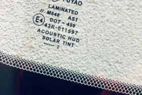 Предно стъкло НОВ HYUNDAI SANTA FE 19-КАМ+СЕН+HUD-3 на ниска цена