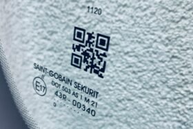 Предно стъкло НОВ HYUNDAI SONATA 2005-2010 4D СЕДАН-3 на ниска цена