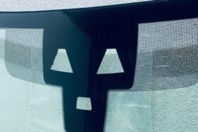 Предно стъкло НОВ JAGUAR E-PACE 2017- KAM+SENS-2 на ниска цена