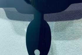 Предно стъкло НОВ RENAULT CAPTUR 2018- АКУ+СЕНЗ-2 на ниска цена