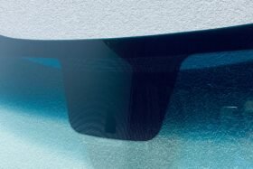 Предно стъкло НОВА KIA CARENS 2013--2 на ниска цена