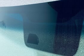 Предно стъкло НОВА KIA CARNIVAL I 1999-06 СЕН+ОГРЯВАНЕ-2 на ниска цена