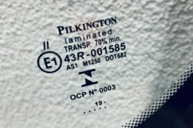 Предно стъкло НОВА KIA SOUL II 2014- КАМЕРА-3 на ниска цена