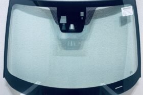 Предно стъкло НОВА MAZDA 2 2018- АКУ+КАМ+СЕН на ниска цена
