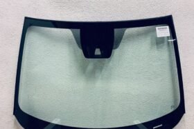 Предно стъкло НОВА MAZDA 2 II 2015- АКУ+КАМ на ниска цена