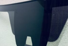 Предно стъкло НОВА MAZDA 2 III 2015- КАМЕРА-2 на ниска цена