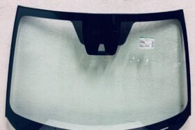 Предно стъкло НОВА MAZDA 2 III 2015- КАМЕРА на ниска цена