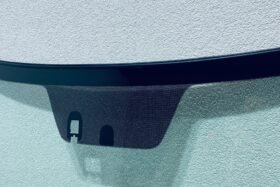 Предно стъкло НОВА МАЗДА 2 III 2015- СЕНЗОР ЗА ДЪЖД/ЗАЗОР-2 на ниска цена