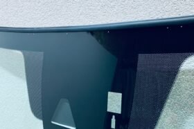 Предно стъкло НОВА MAZDA CX-3 2015- AKU+KAM+СЕНЗОР-2 на ниска цена