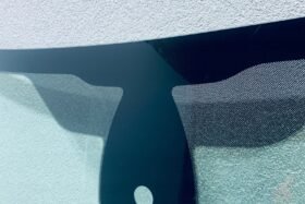 Предно стъкло НОВА RENAULT MEGANE IV 2020- АКУСТИКА+СЕНЗОР-2 на ниска цена