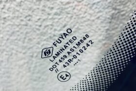 Предно стъкло НОВА RENAULT ZOE 2012- СЕНЗОР-3 на ниска цена