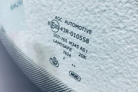 Предно стъкло НОВА SKODA OCTAVIA IV 20-KAM+SEN+HUD-3 на ниска цена