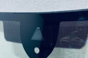 Предно стъкло НОВА SKODA SUPERB 19-SOL+SEN+KAM+GRZ-2 на ниска цена