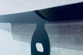 Предно стъкло НОВА TRAFIC VIVARO 2001-2014 SOL+SEN-2 на ниска цена