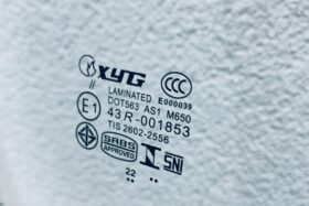 Предно стъкло НОВО AUDI A4 B8 2008-2012 СЕНЗОР-3 на ниска цена