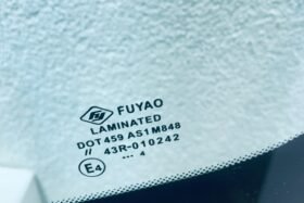 Предно стъкло НОВО KIA SPORTAGE 2010-2015 СЕНЗОР+ОГРЯВАНЕ-3 на ниска цена