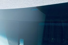 Предно стъкло НОВО LEXUS ES 2019- АКУ+СЕН+ГРЯЗА-2 на ниска цена