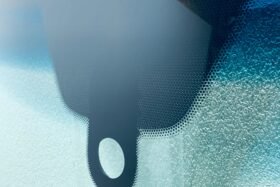 Предно стъкло НОВО MERCEDES A B W169 2004-12 SENS-2 на ниска цена