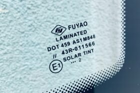 Предно стъкло НОВО MERCEDES A B W169 2004-12 SENS-3 на ниска цена