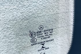 Предно стъкло НОВО MERCEDES C A205 16- КАМ+СЕН+АНТ-3 на ниска цена