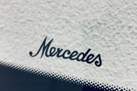 Новото предно стъкло за MERCEDES C W205 с KAM+SEN+HUD+OE.-4 на ниска цена