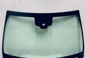 Новото предно стъкло за MERCEDES C W205 с KAM+SEN+HUD+OE. на ниска цена