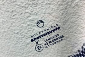 Предно стъкло НОВО OPEL CORSA E 2014- КАМ+СЕН+ГРЗА-3 на ниска цена