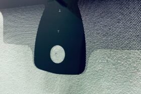 Предно стъкло НОВО RENAULT CLIO III 2006-13 СЕНЗОР-2 на ниска цена